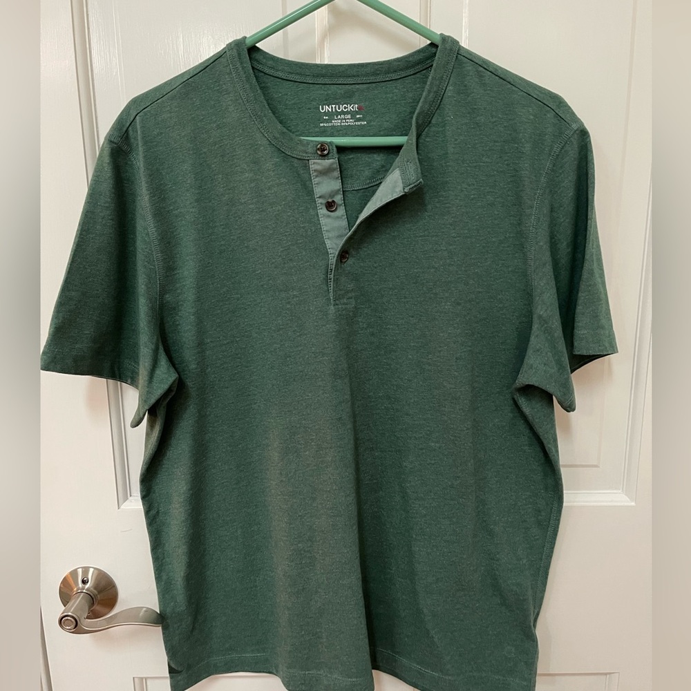 UnTuckIt Short Sleeve Henley Tee